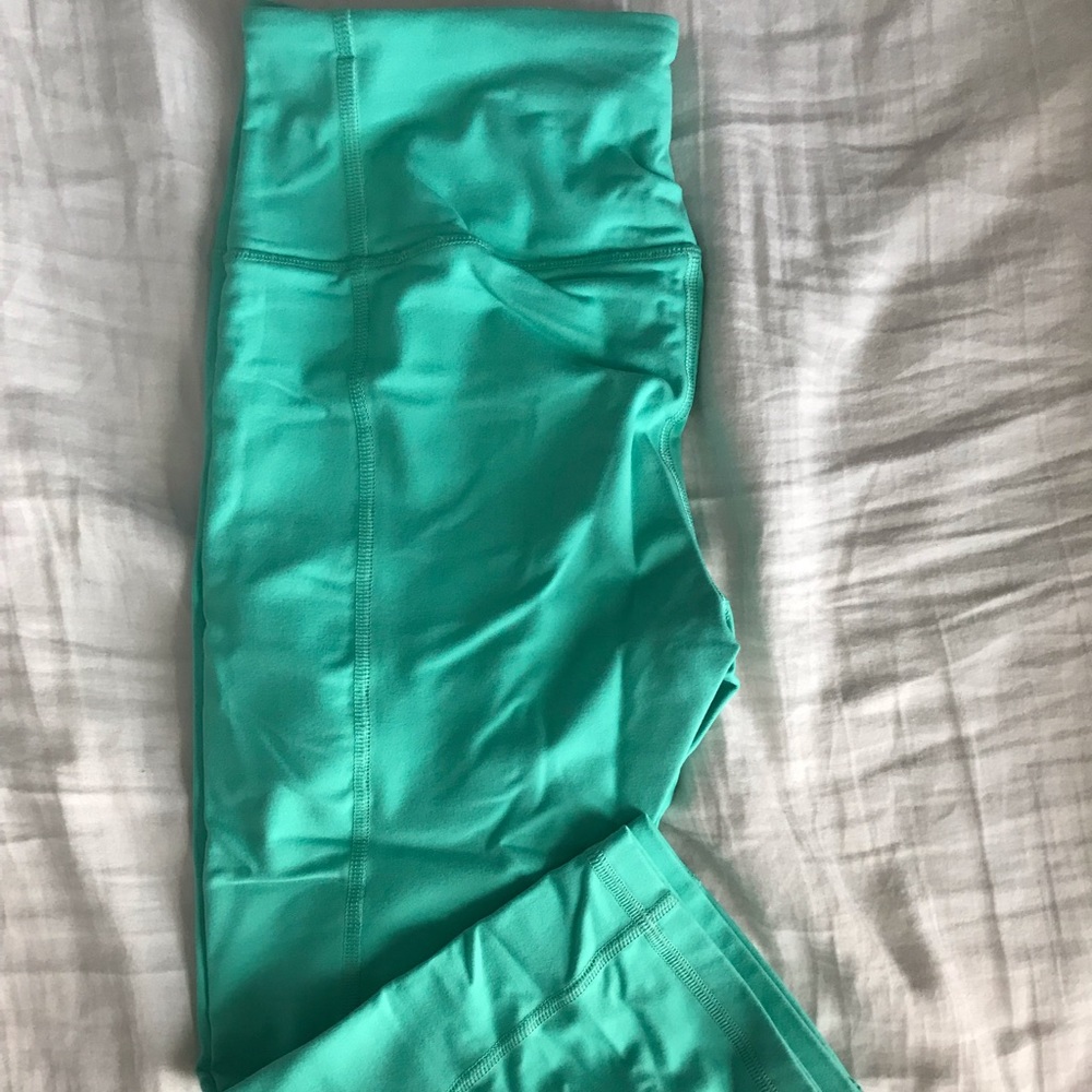 VSX cropped leggings